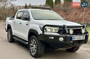 Пікап Toyota Hilux 2016 в Рівному