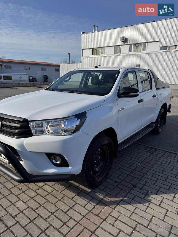 Пикап Toyota Hilux 2017 в 