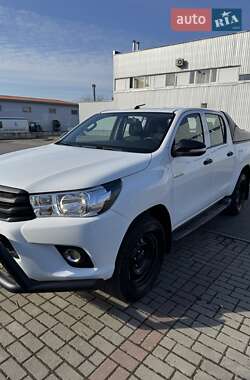 Пикап Toyota Hilux 2017 в 