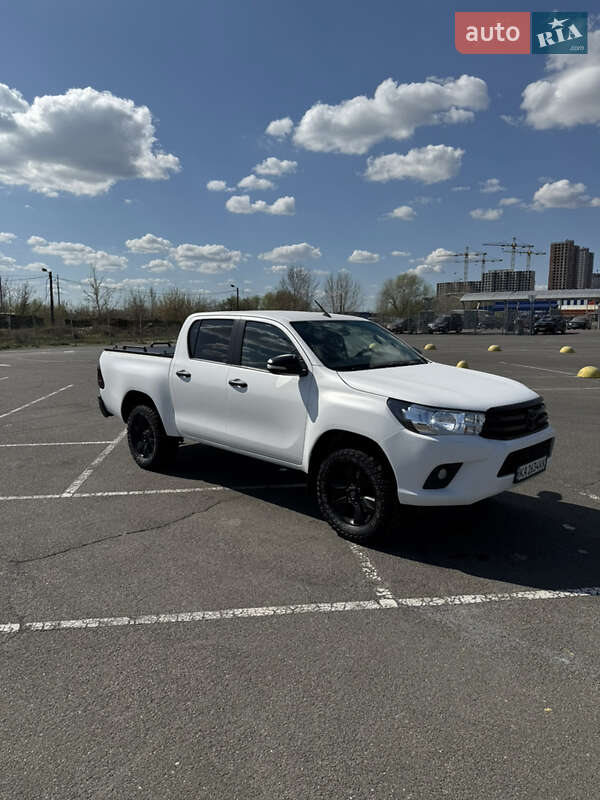 Пикап Toyota Hilux 2017 в 
