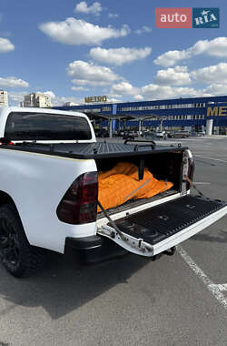 Пикап Toyota Hilux 2017 в 