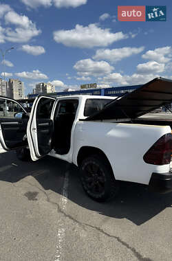 Пикап Toyota Hilux 2017 в 