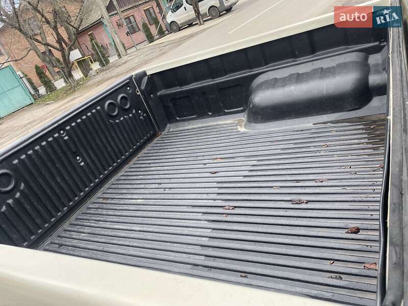 Пикап Toyota Hilux 2012 в Казатине