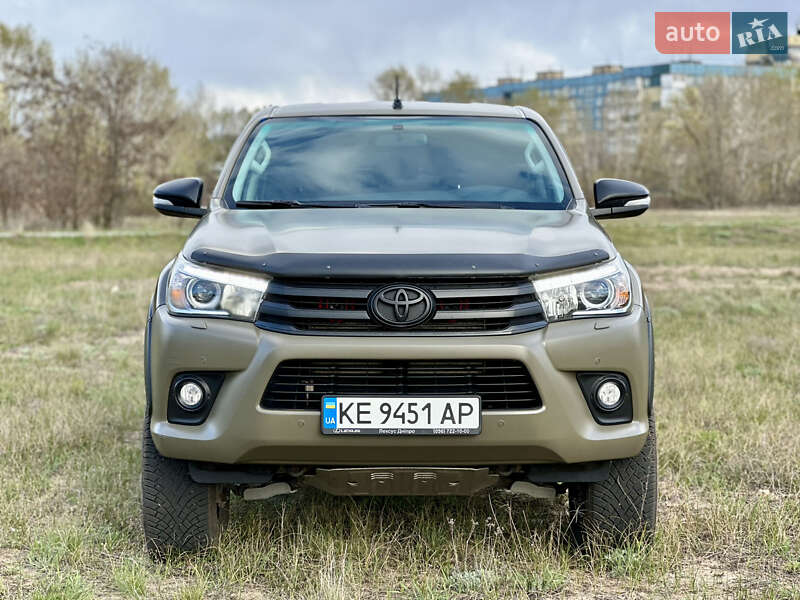 Пікап Toyota Hilux 2016 в Дніпрі