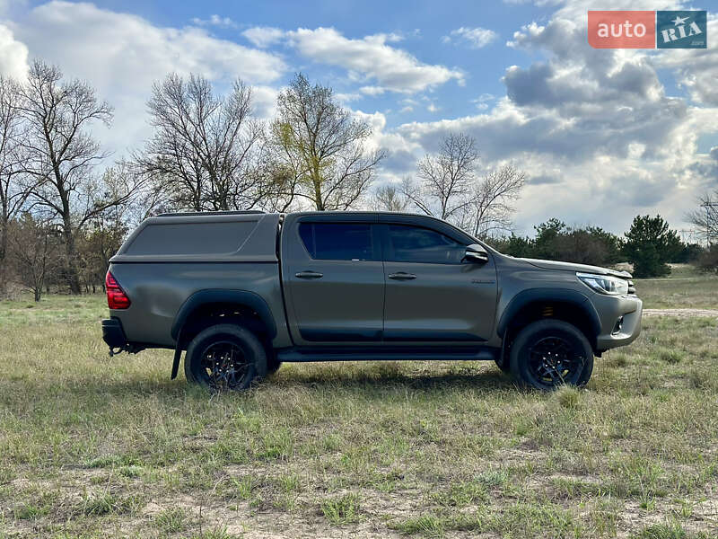 Пікап Toyota Hilux 2016 в Дніпрі