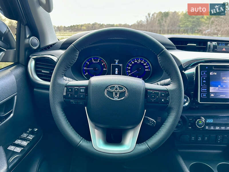 Пікап Toyota Hilux 2016 в Дніпрі
