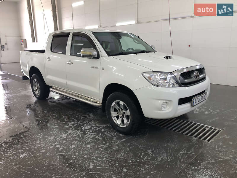 Пікап Toyota Hilux 2011 в 