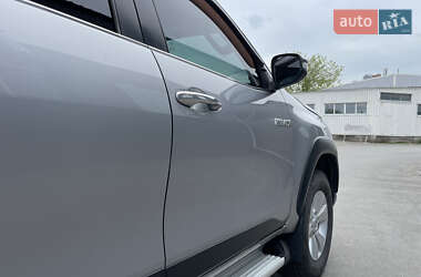 Пікап Toyota Hilux 2017 в 