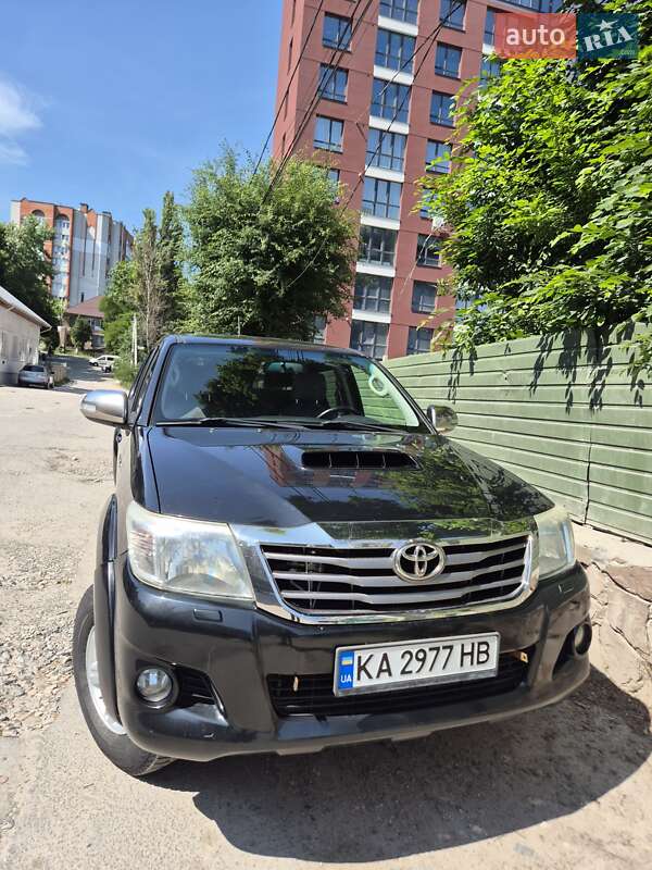 Пикап Toyota Hilux 2013 в Тернополе
