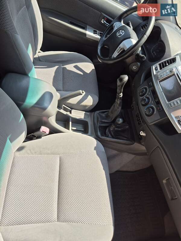 Пикап Toyota Hilux 2013 в Тернополе