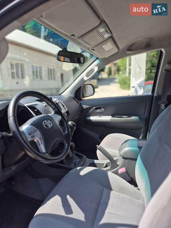 Пикап Toyota Hilux 2013 в Тернополе