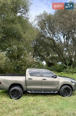 Пикап Toyota Hilux 2021 в 
