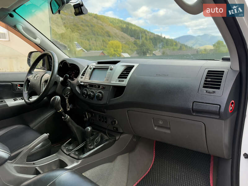 Пікап Toyota Hilux 2011 в Міжгір'ї
