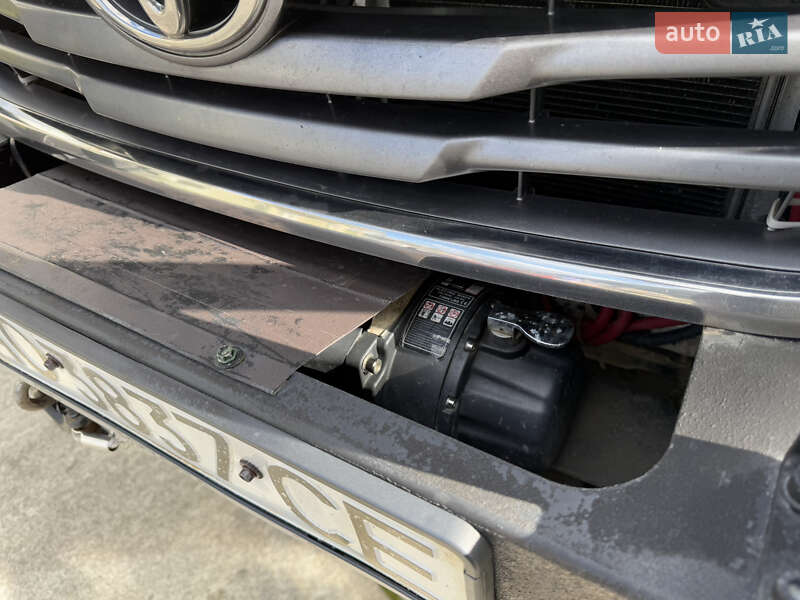 Пікап Toyota Hilux 2011 в Міжгір'ї