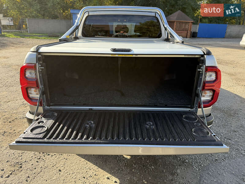 Пикап Toyota Hilux 2021 в Днепре