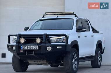 Пикап Toyota Hilux 2016 в 