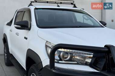 Пикап Toyota Hilux 2016 в 