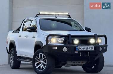 Пикап Toyota Hilux 2016 в 