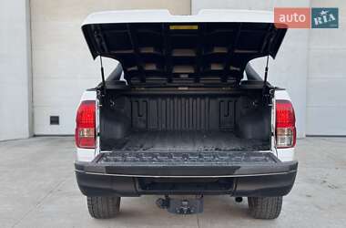 Пикап Toyota Hilux 2016 в 