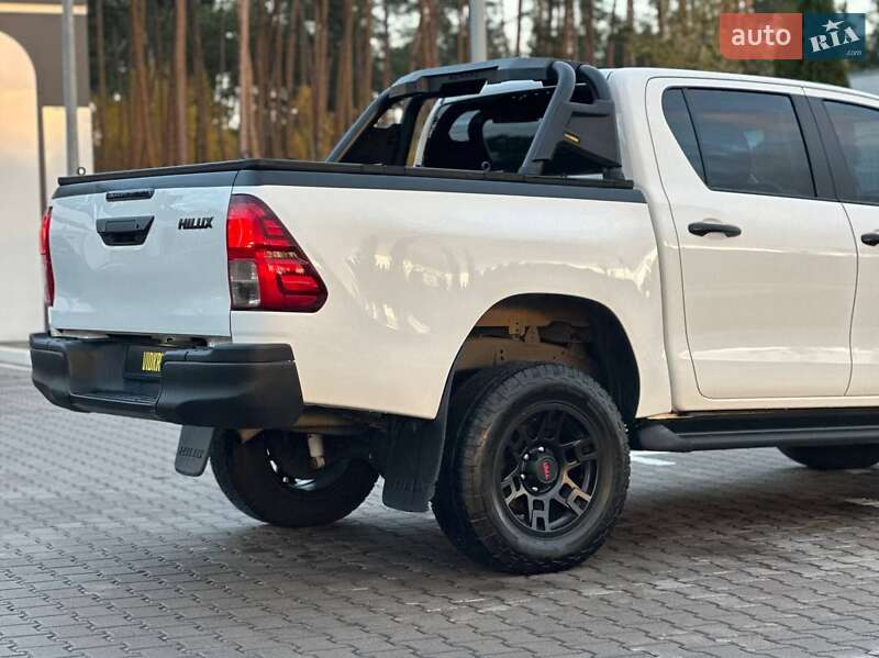 Пикап Toyota Hilux 2017 в Киеве
