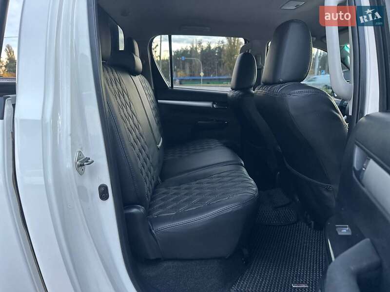 Пикап Toyota Hilux 2017 в Киеве