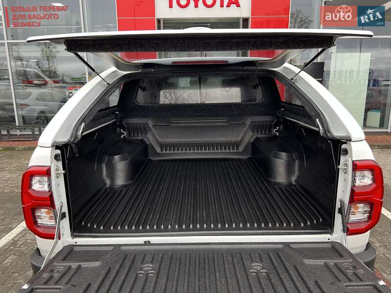 Пикап Toyota Hilux 2023 в Виннице