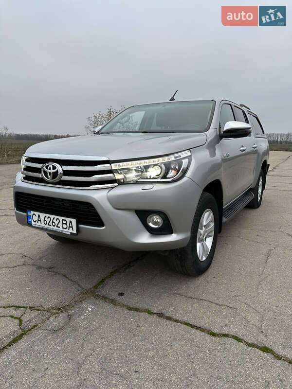 Пикап Toyota Hilux 2019 в Тальном