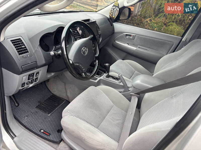 Пикап Toyota Hilux 2009 в Киеве фото 13 Пикап Toyota Hilux 2009 в Киеве