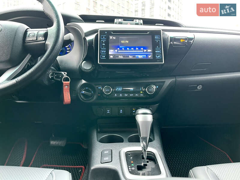 Пикап Toyota Hilux 2018 в Киеве