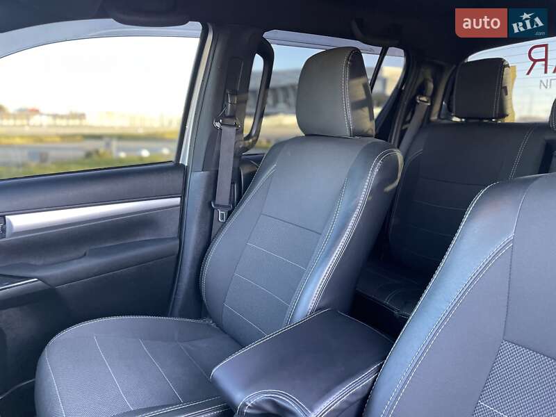 Пикап Toyota Hilux 2016 в Львове