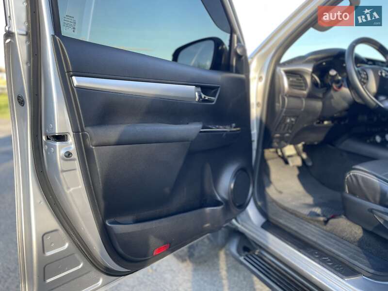 Пикап Toyota Hilux 2016 в Львове