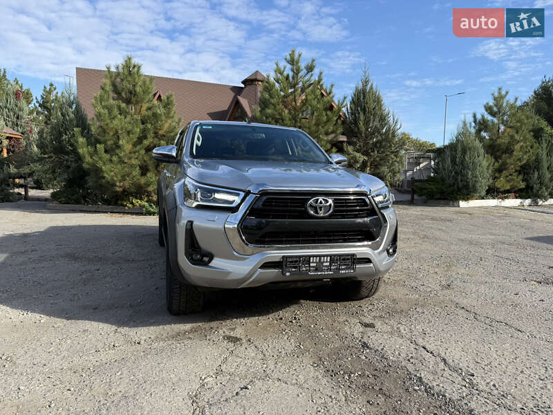 Пикап Toyota Hilux 2021 в Днепре фото Пикап Toyota Hilux 2021 в Днепре