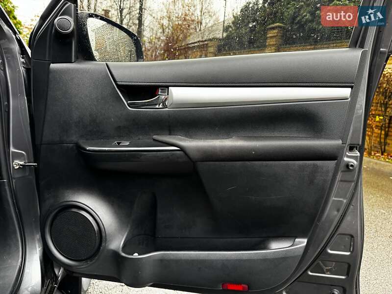 Пикап Toyota Hilux 2017 в Киеве