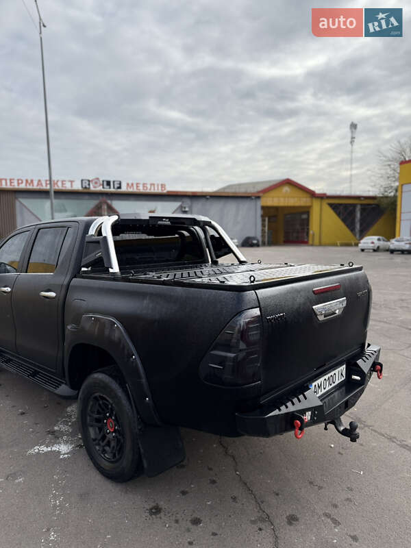 Пикап Toyota Hilux 2016 в Житомире