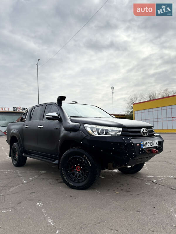 Пикап Toyota Hilux 2016 в Житомире