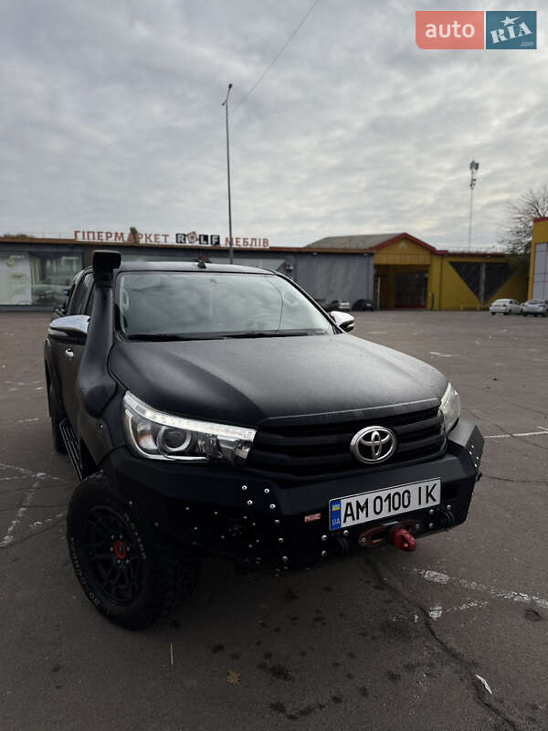 Пикап Toyota Hilux 2016 в Житомире