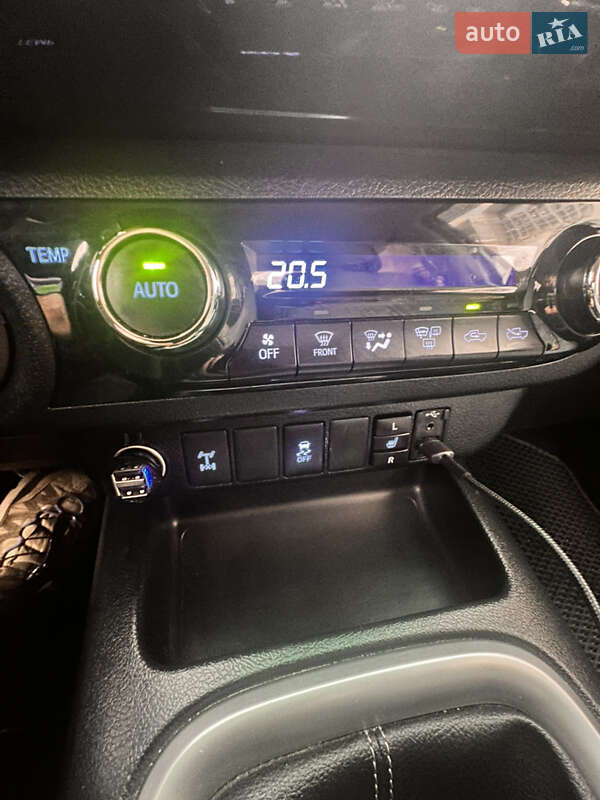 Пикап Toyota Hilux 2019 в Киеве фото 24 Пикап Toyota Hilux 2019 в Киеве