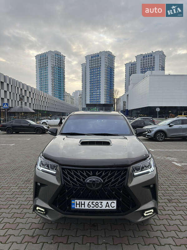 Пикап Toyota Hilux 2014 в Одессе