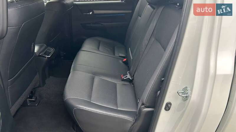 Пикап Toyota Hilux 2022 в Киеве фото 11 Пикап Toyota Hilux 2022 в Киеве