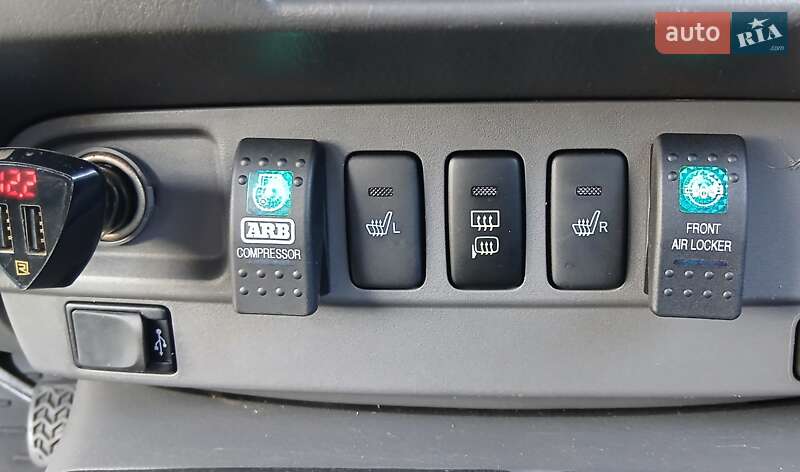 Пикап Toyota Hilux 2013 в Николаеве фото 19 Пикап Toyota Hilux 2013 в Николаеве