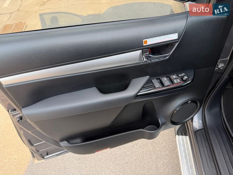 Пикап Toyota Hilux 2024 в Киеве фото 39 Пикап Toyota Hilux 2024 в Киеве