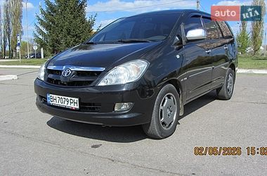Минивэн Toyota Innova 2007 в Кременчуге