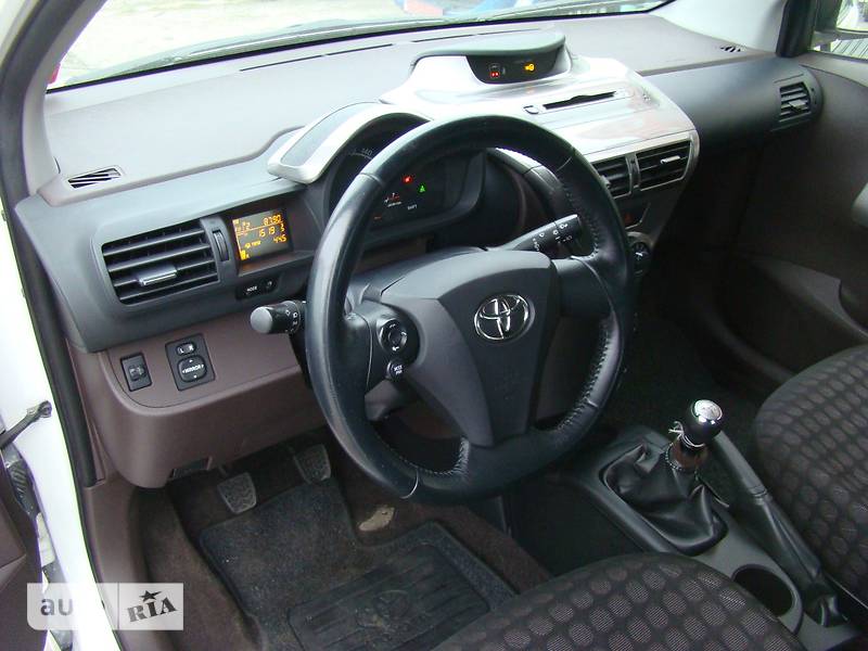 Хэтчбек Toyota IQ 2010 в Львове