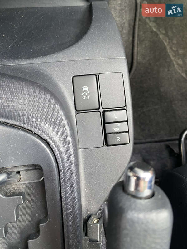 Хетчбек Toyota IQ 2012 в Чернівцях