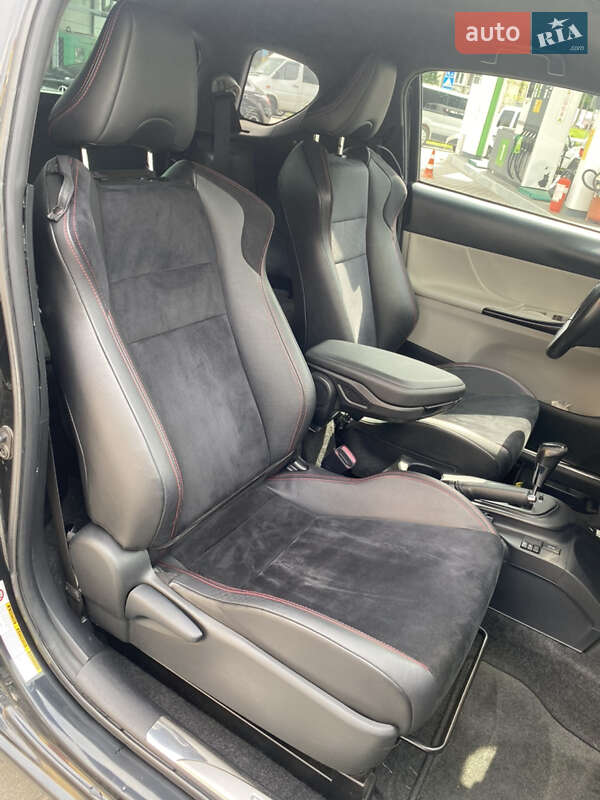 Хетчбек Toyota IQ 2012 в Чернівцях