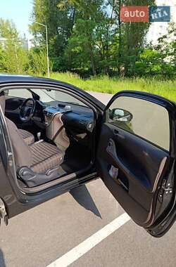 Хэтчбек Toyota IQ 2009 в 
