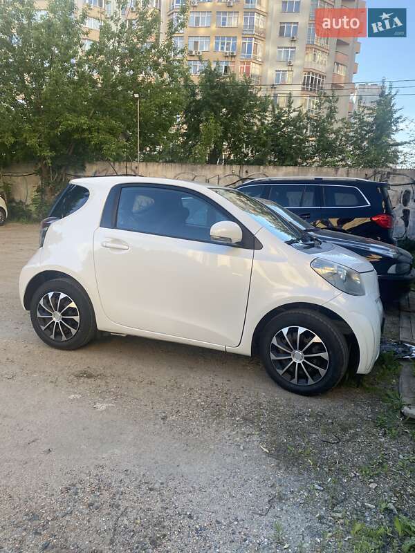 Хэтчбек Toyota IQ 2010 в Киеве