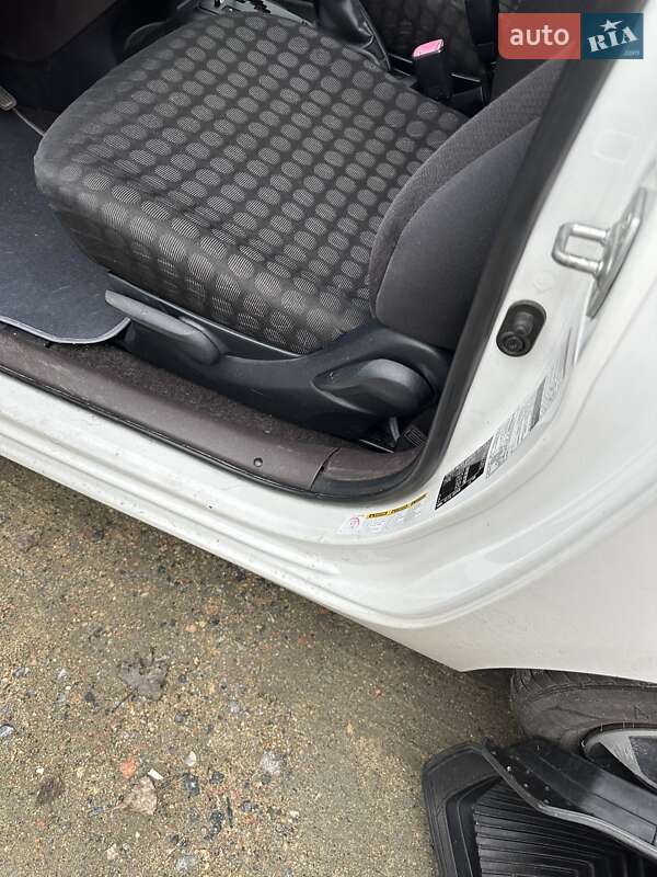 Хэтчбек Toyota IQ 2010 в Киеве