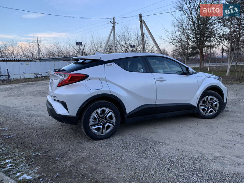 Позашляховик / Кросовер Toyota Izoa 2022 в Чернівцях