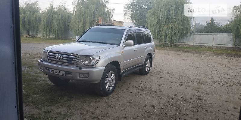 Toyota Land Cruiser 100